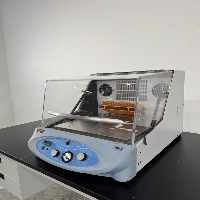 Thermo Scientific MaxQ 4000 Incubator Shaker image 1